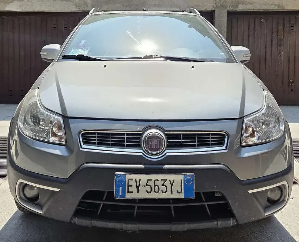 Usata Fiat Sedici Emotion 120 CV (88 kW) 2013 SUV