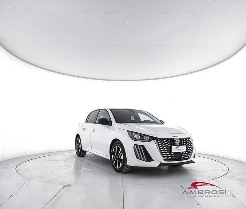 Usata Peugeot 208 Allure 101 CV (74 kW) 2025 Bianco Utilitaria