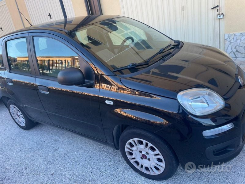 Nero Usata 2016 Fiat Panda Due volumi | 6000 € (Super prezzo) - Immagine 1/2