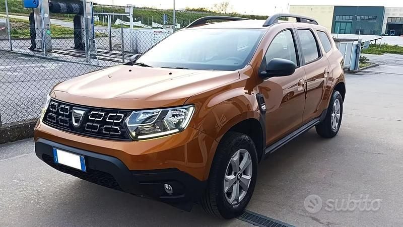 Usata Dacia Duster Comfort 101 CV (74 kW) 2020 Arancione SUV