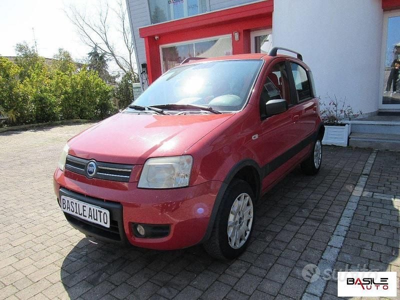 Usata Fiat Panda 4x4 Climbing 60 CV (44 kW) 2005 Rosso Utilitaria