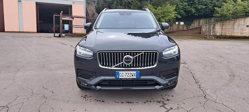 Gebraucht Volvo XC90 Momentum 235 PS (172 kW) 2021 Grau SUV