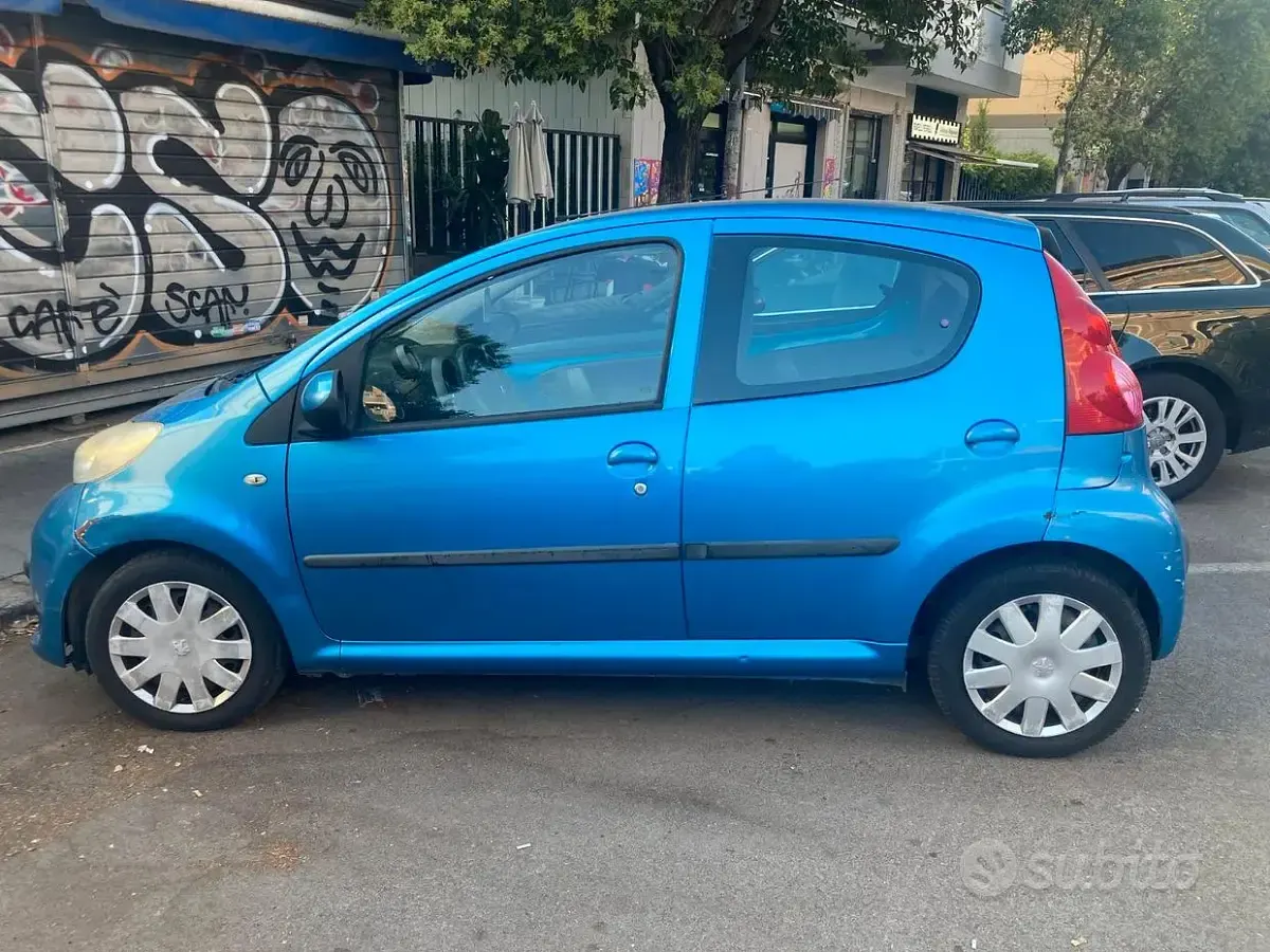 Usata Peugeot 107 68 CV (50 kW) 2008 Blu Utilitaria