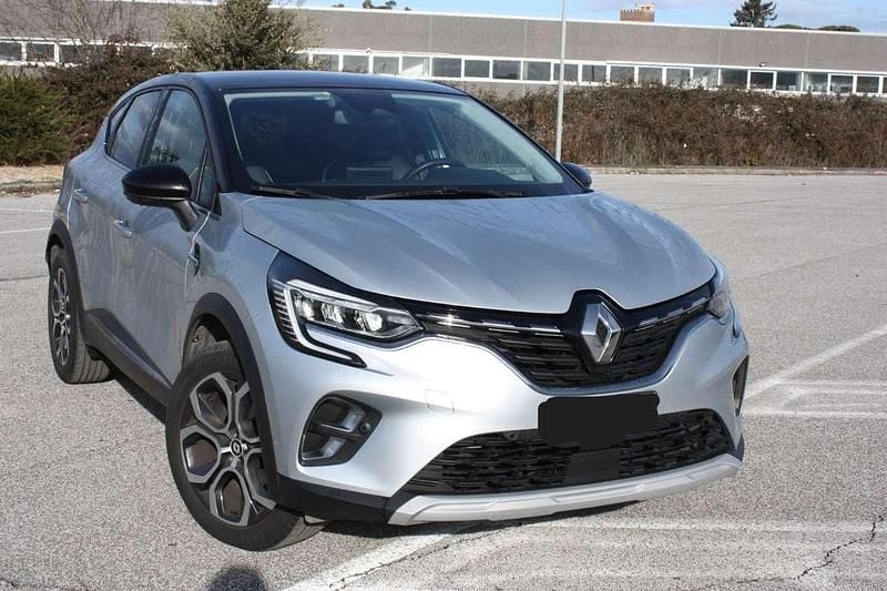 Usata Renault Captur Techno 101 CV (74 kW) 2023 Grigio SUV