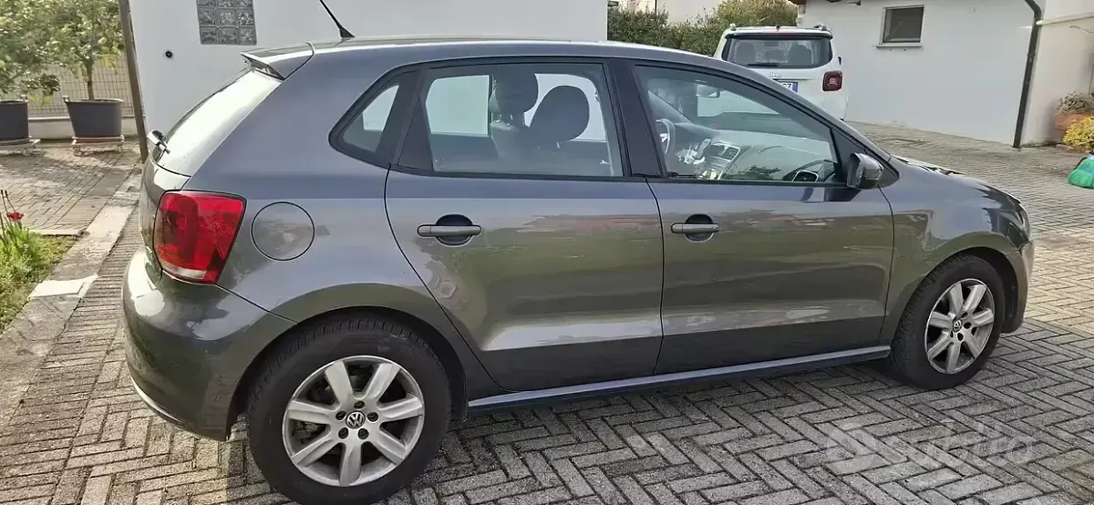 Usata VW Polo 90 CV (66 kW) 2010 Grigio Utilitaria