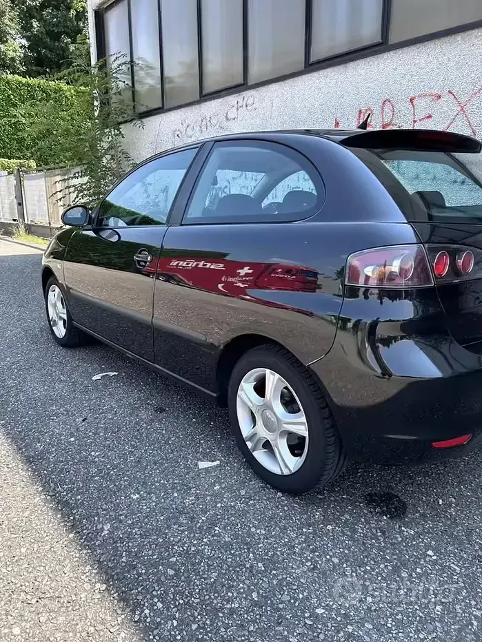 Usata Seat Ibiza 85 CV (62 kW) 2008 Nero Berlina