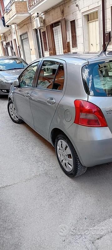 Usata Toyota Yaris 2006 Berlina