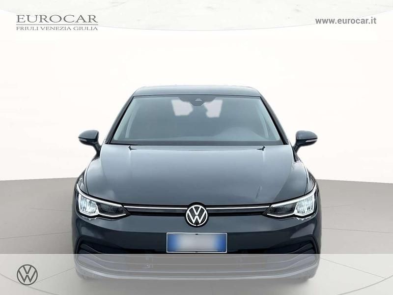 Usata VW Golf VIII Life 131 CV (96 kW) 2022 Dolphin grey metallizzato Berlina