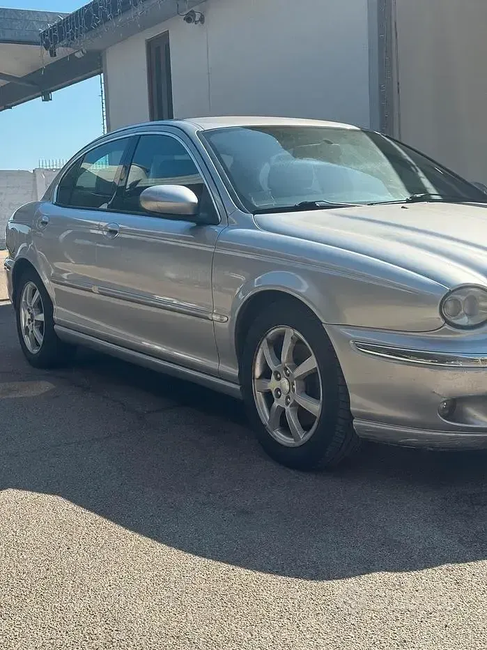 Usata Jaguar X-type Executive 131 CV (96 kW) 2004 Grigio Berlina