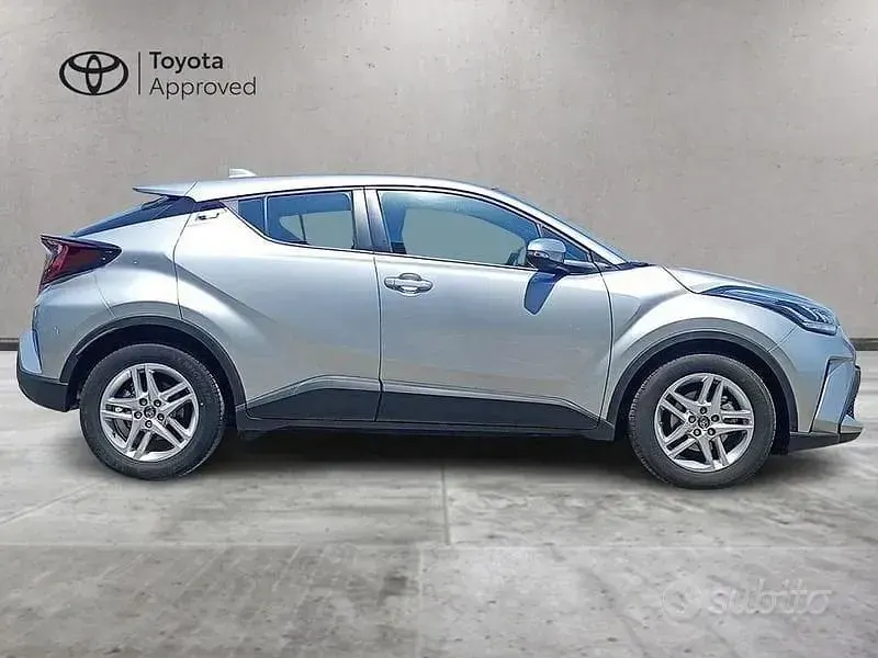 Usata Toyota C-HR Active 122 CV (89 kW) 2022 Other SUV