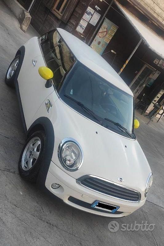 Giallo Usata 2009 Mini Cooper Due volumi | 2800 € (Ottimo prezzo) - Immagine 1/4