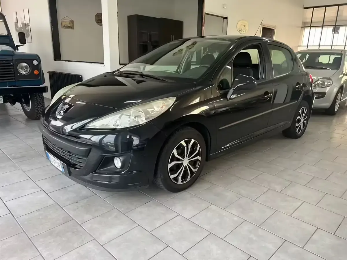 Usata Peugeot 207 73 CV (53 kW) 2010 Nero Berlina