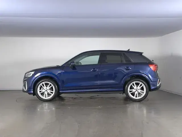 Usata Audi Q2 S-Line 150 CV (110 kW) 2025 Blu navarra metallizzato SUV
