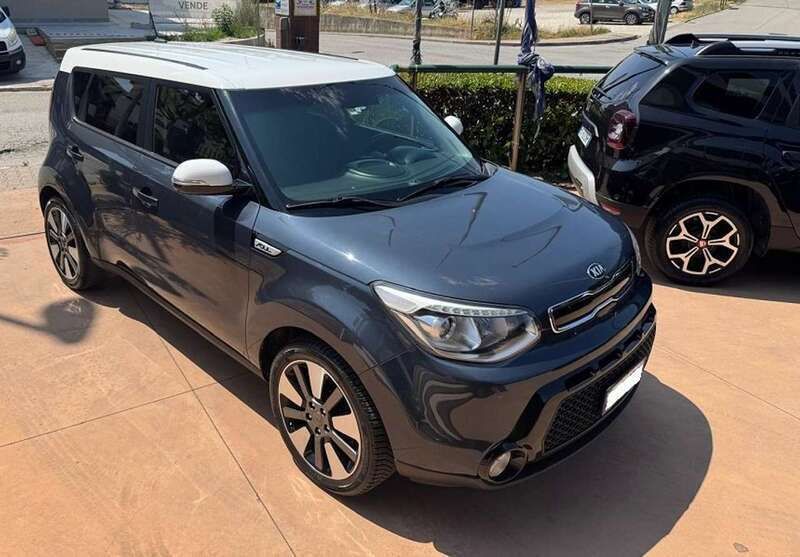 Usata Kia Soul 136 CV (100 kW) 2015 Bicolor con tettino bianco SUV