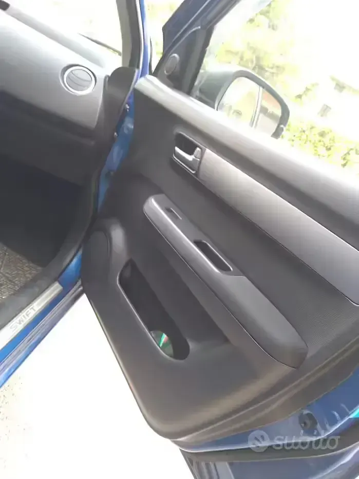 Usata Suzuki Swift 69 CV (50 kW) 2005 Bluazzurro Utilitaria