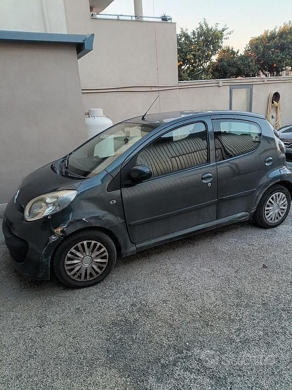 Nero Usata 2007 Citroën C1 Due volumi | 2000 € (Super prezzo) - Immagine 1/4