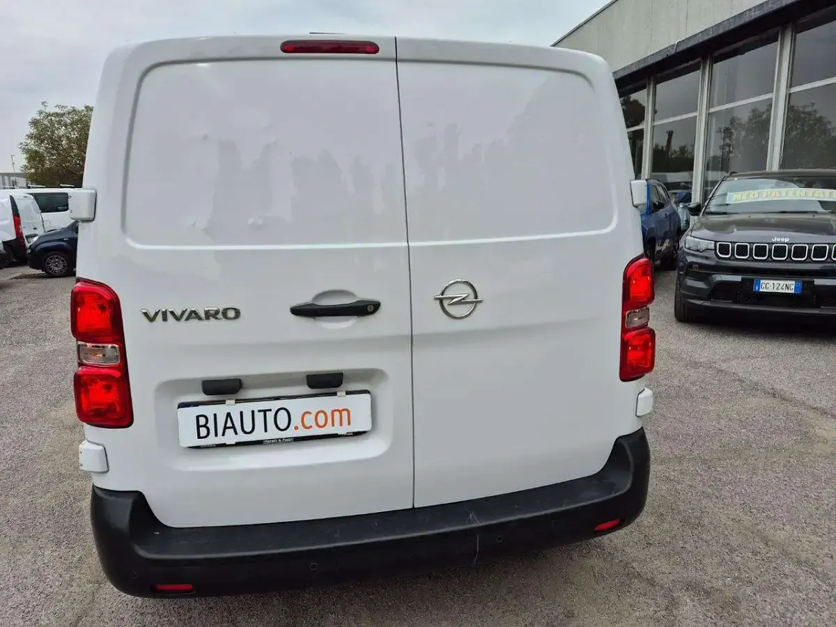 Usata Opel Vivaro Enjoy 120 CV (88 kW) 2023 Bianco Monovolume