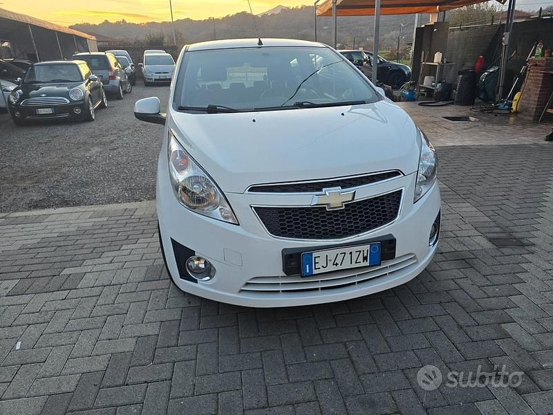 Bianco Usata 2010 Chevrolet Spark LS Due volumi | 2799 € (Buon prezzo) - Immagine 1/4