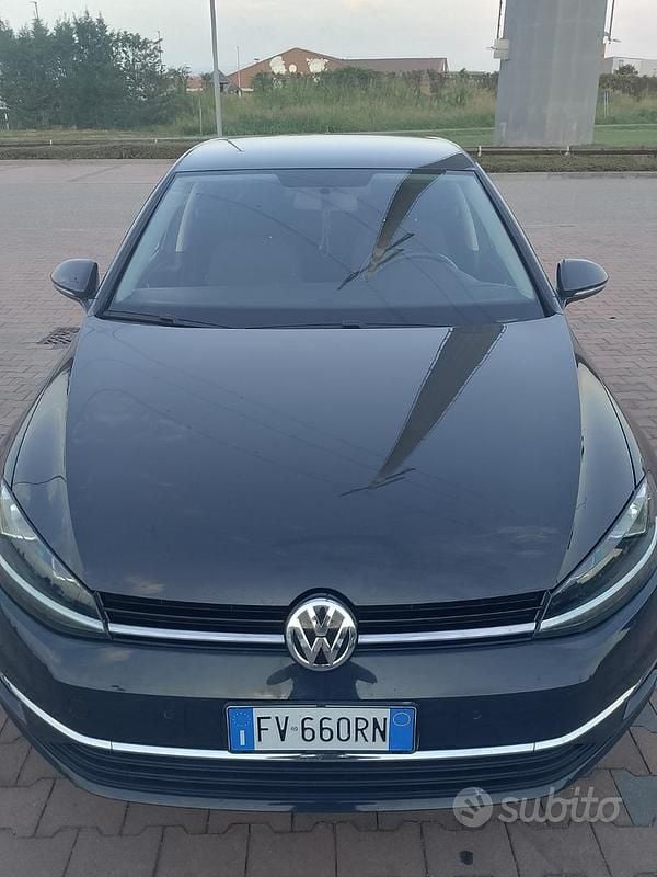Usata VW Golf VII 110 CV (80 kW) 2019 Grigio Utilitaria