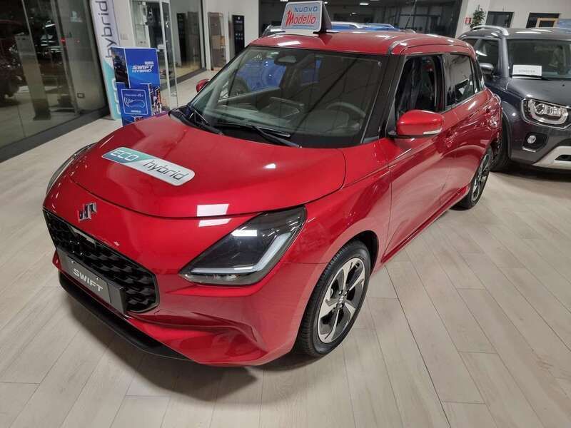 Usata Suzuki Swift 83 CV (61 kW) 2024 Rosso Utilitaria