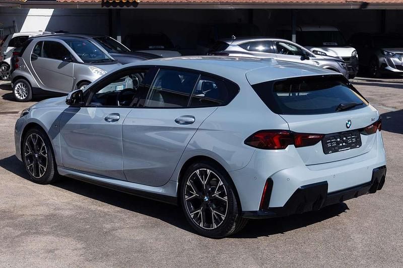 Usata BMW 120 M Sport 170 CV (125 kW) 2025 Brooklyn grey met. Utilitaria