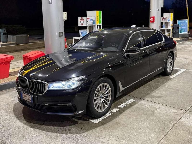 Usata BMW 730L Luxury Line 265 CV (194 kW) 2017 Nero Berlina