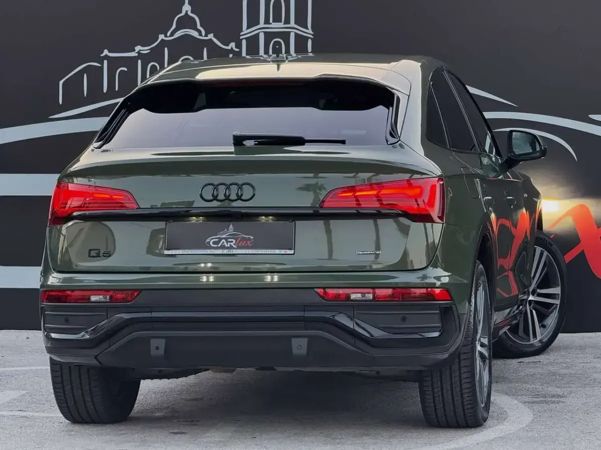 Usata Audi Q5 Sportback S-Line 204 CV (150 kW) 2022 Verde SUV