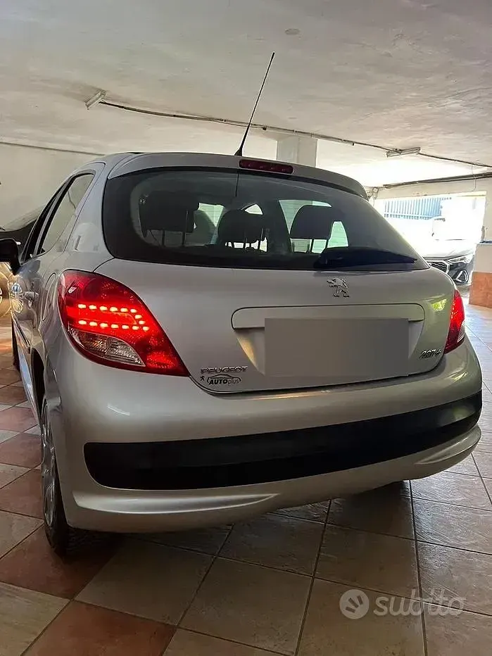 Usata Peugeot 207 73 CV (53 kW) 2013 Grigio Berlina