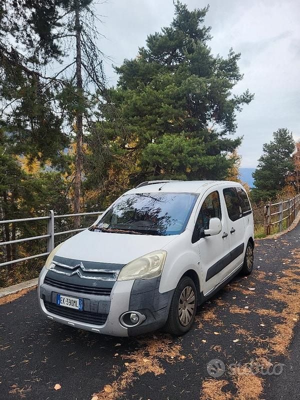 Bianco Usata 2012 Citroën Berlingo XTR Monovolume | 1000 € - Immagine 1/4