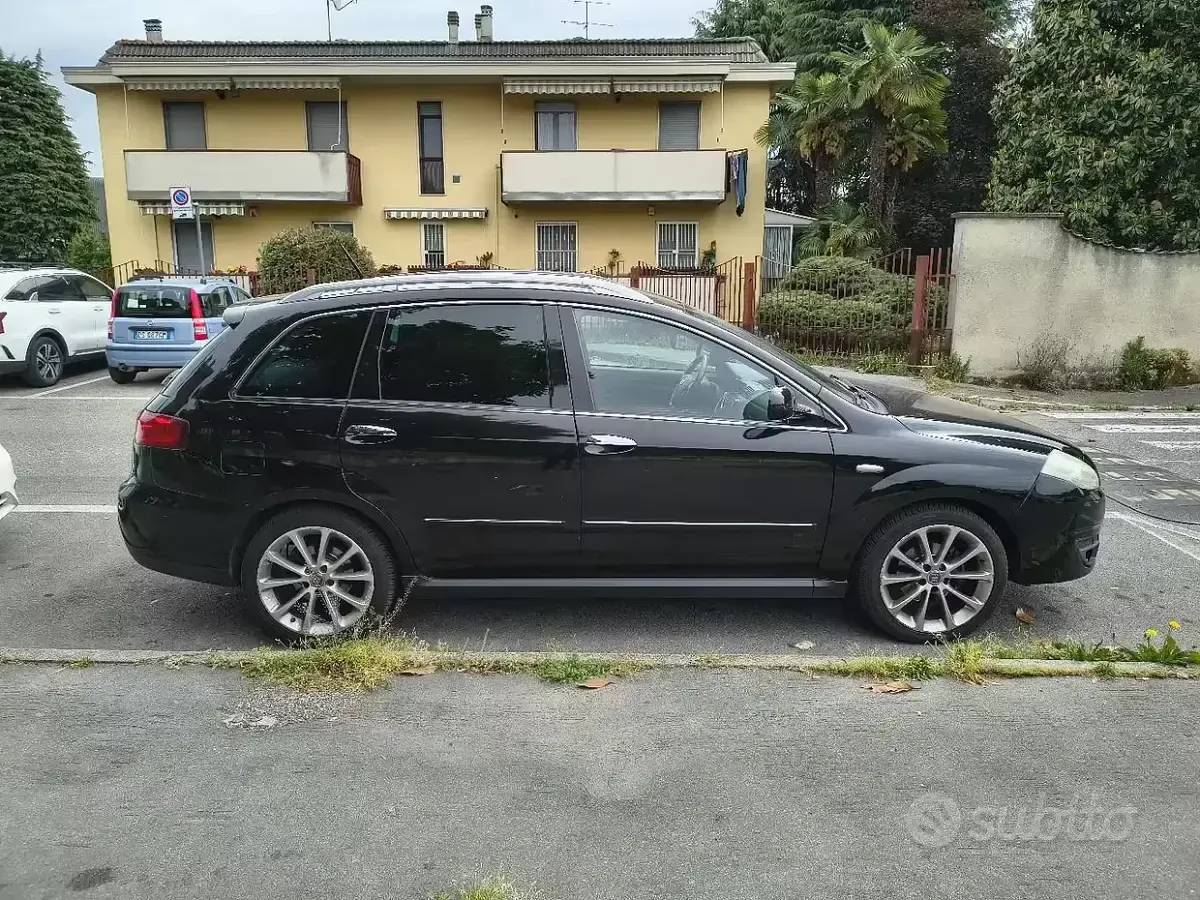 Usata Fiat Croma 150 CV (110 kW) 2008 Nero Station wagon