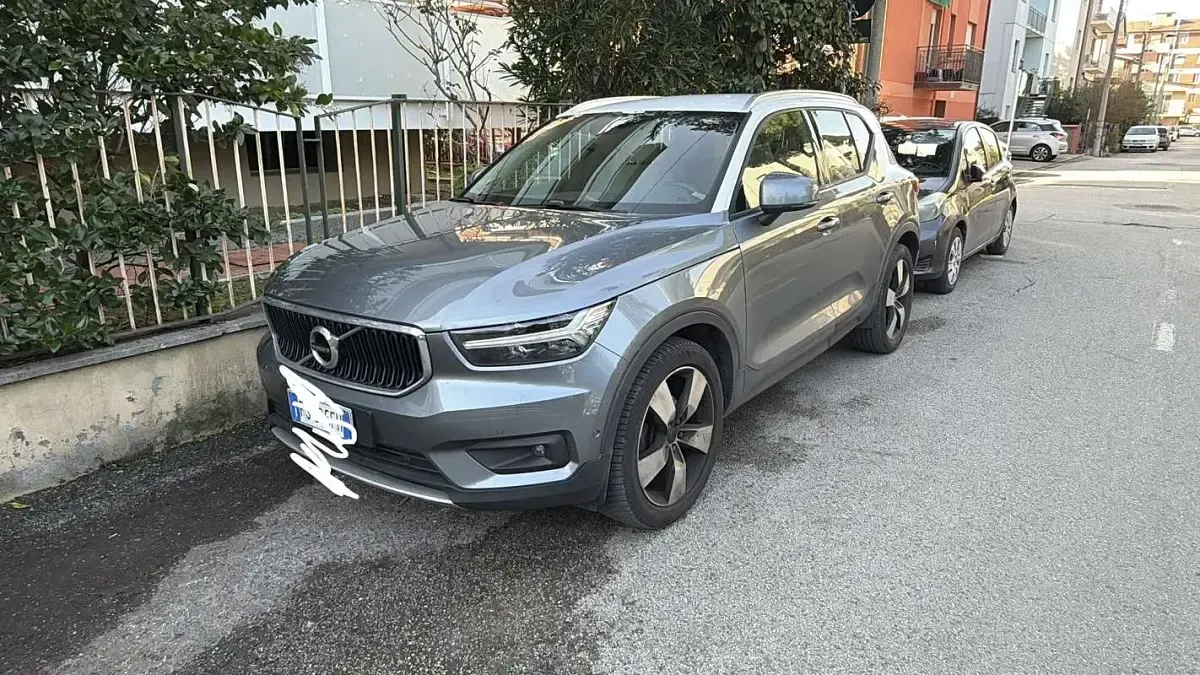 Usata Volvo XC40 Momentum 150 CV (110 kW) 2018 SUV