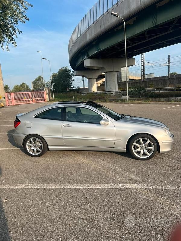 Usata Mercedes C200 2001 Grigio Coupé