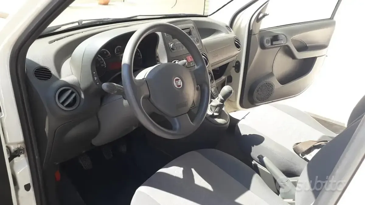Usata Fiat Panda 69 CV (50 kW) 2012 Bianco Utilitaria