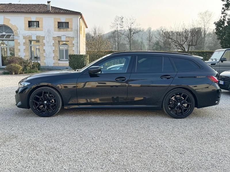 Usata BMW 320e M Sport 190 CV (139 kW) 2025 Nero Station wagon