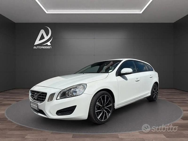 Bianco Usata 2012 Volvo V60 Momentum Station wagon | 8500 € (Cara) - Immagine 1/4