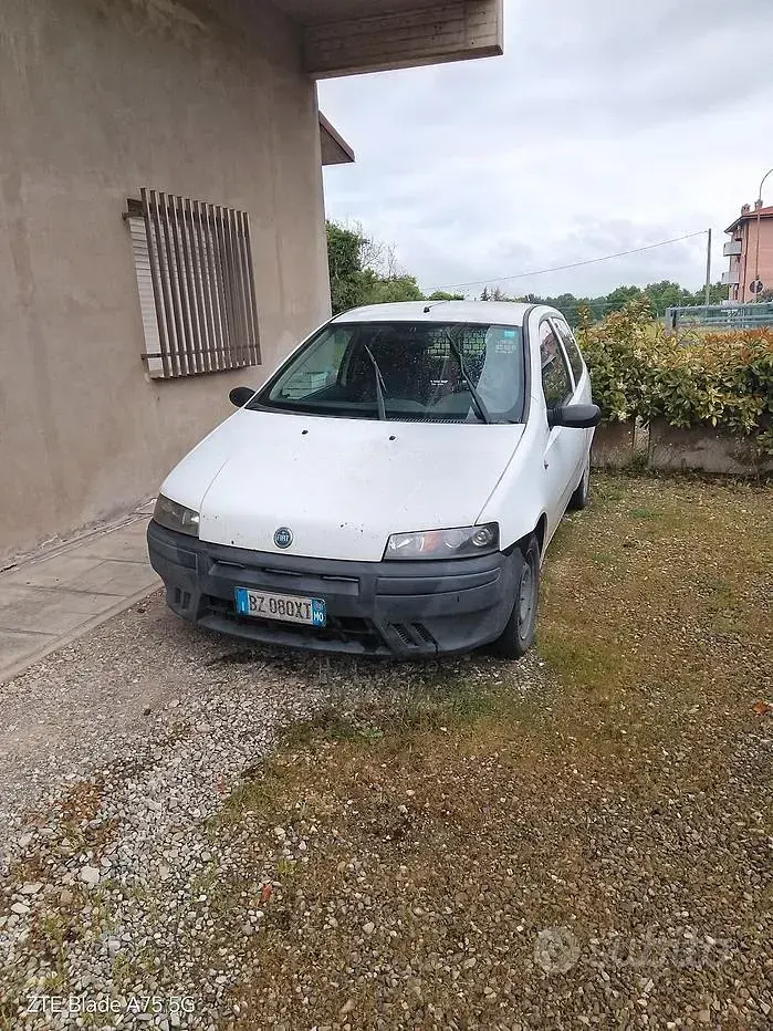 Usata Fiat Punto 86 CV (63 kW) 2002 Utilitaria