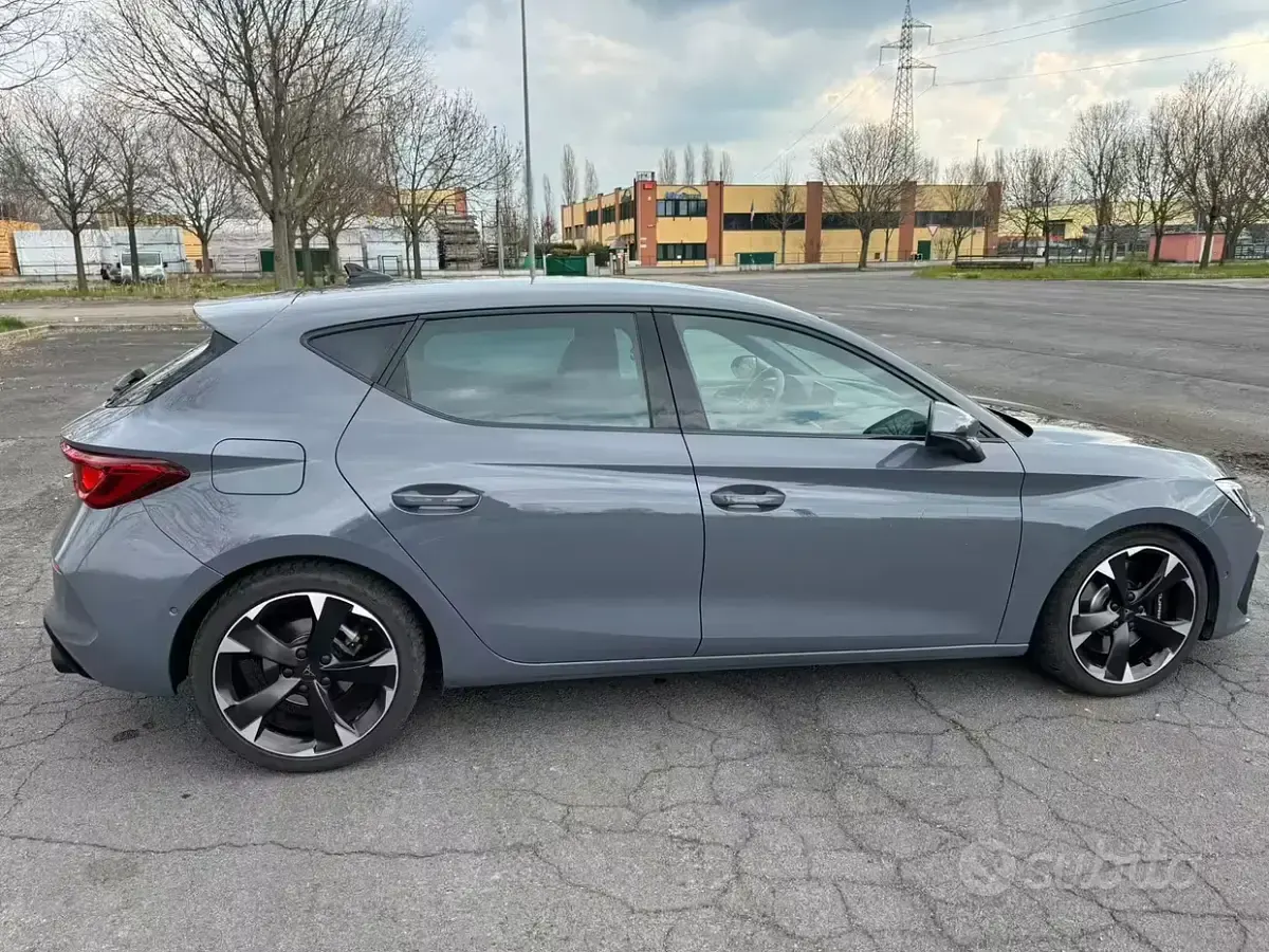 Usata Cupra Leon 150 CV (110 kW) 2023 Grigio Berlina