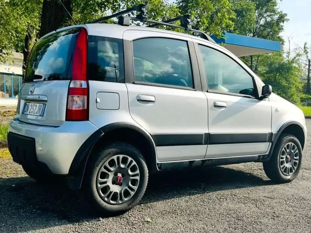 Usata Fiat Panda 4x4 Climbing 60 CV (44 kW) 2008 Argento Utilitaria