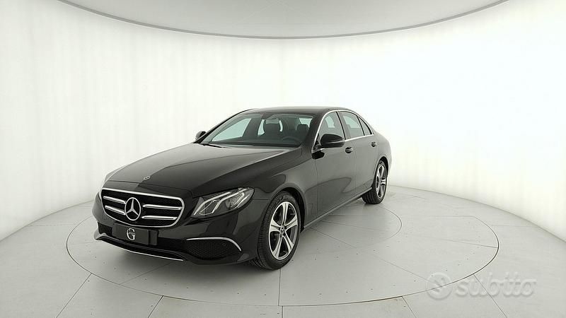 Nero Usata 2021 Mercedes E200 Business Berlina | 35.900 € (Buon prezzo) - Immagine 1/4