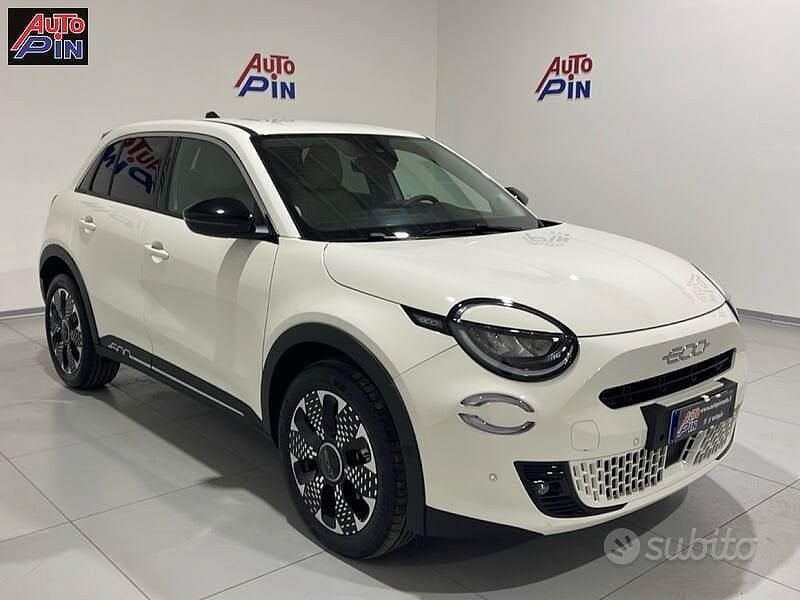 Usata Fiat 600 La Prima 136 CV (100 kW) 2025 Beige SUV
