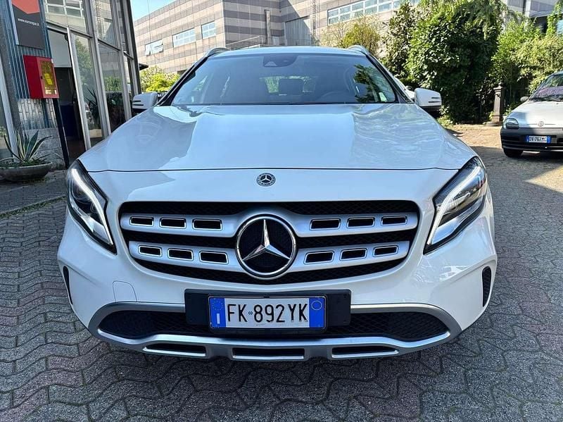 Usata Mercedes GLA220 Business 184 CV (135 kW) 2017 Bianco SUV