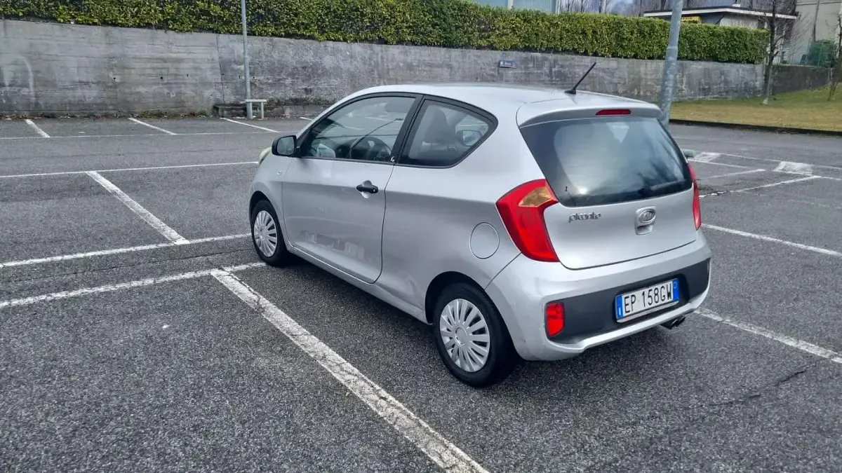Usata Kia Picanto 69 CV (50 kW) 2013 Grigio Utilitaria