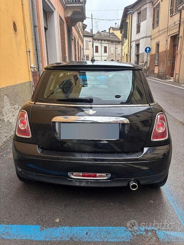 Begagnad Mini ONE 75 HK (55 kW) 2014 Svart Halvkombi