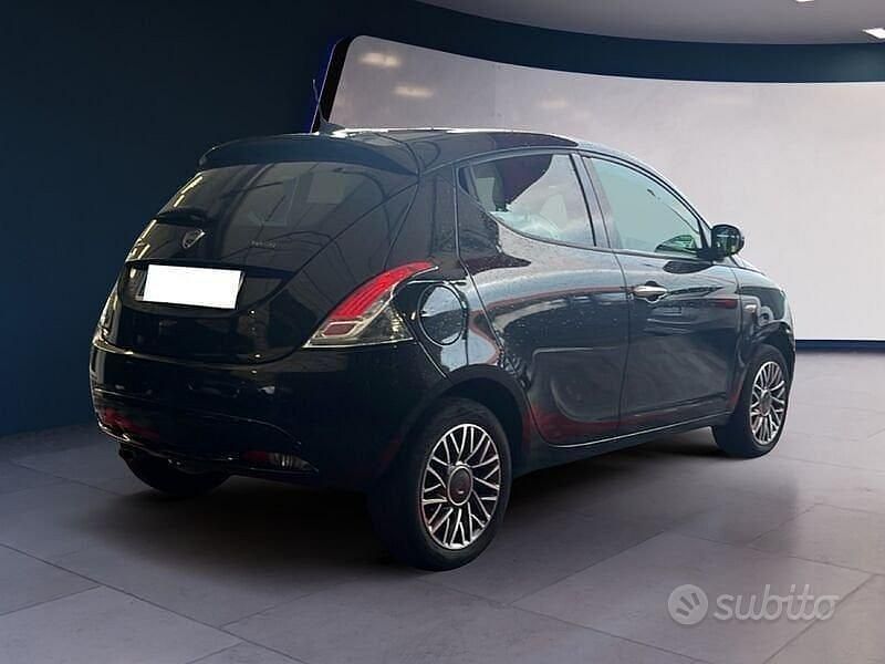 Usata Lancia Ypsilon S 69 CV (50 kW) 2023 Nero Utilitaria