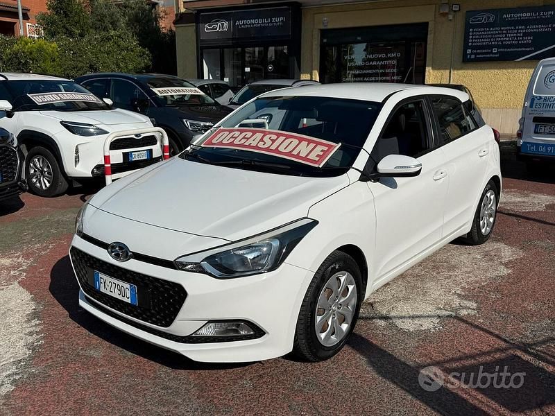 Bianco Usata 2017 Hyundai i20 Style Due volumi | 6990 € (Buon prezzo) - Immagine 1/4