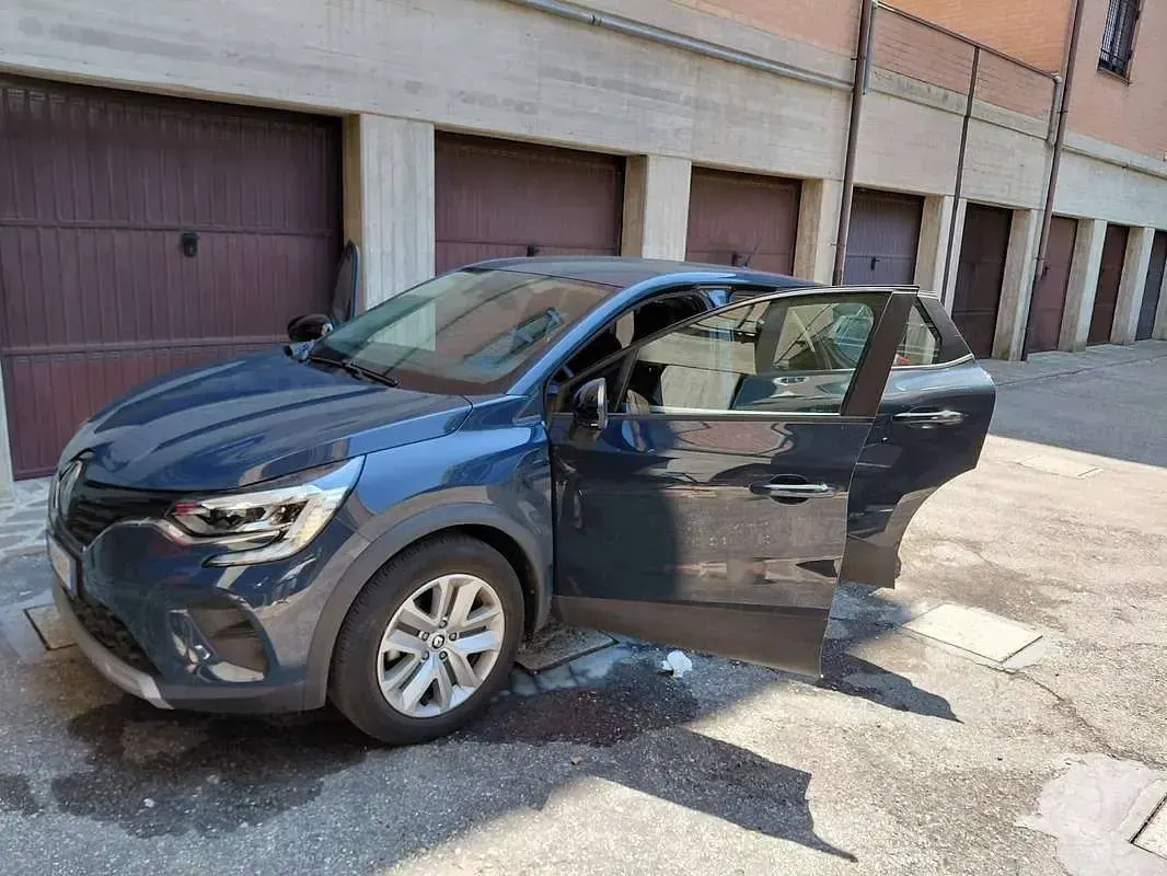Usata Renault Captur Equilibre 94 CV (69 kW) 2023 Blu/azzurro SUV