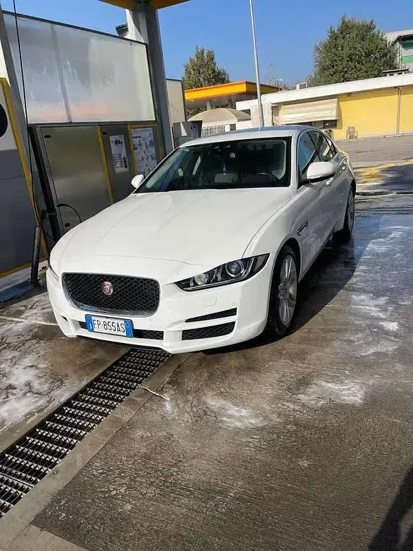 Usata Jaguar XE 179 CV (131 kW) 2019 Berlina