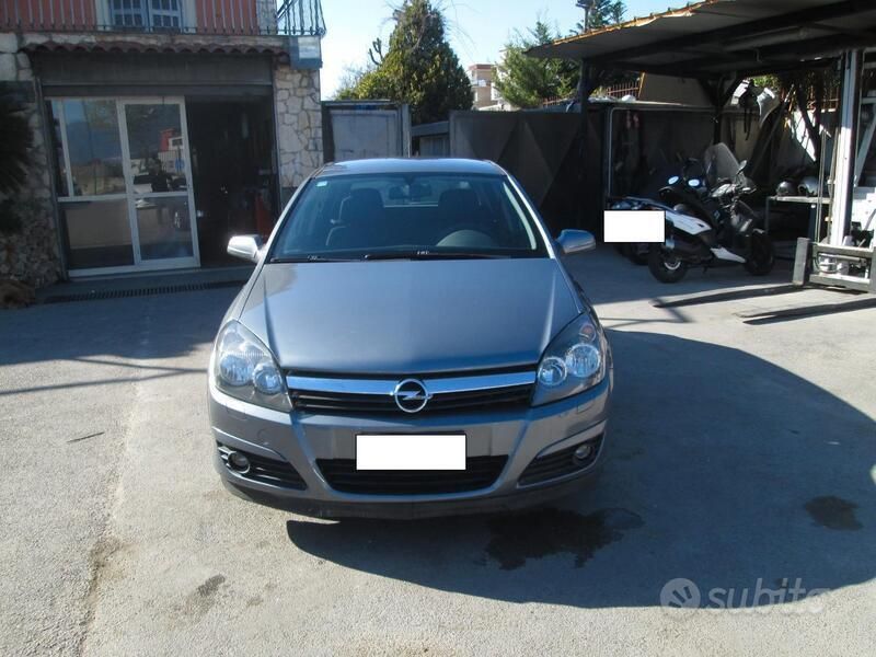 Usata Opel Astra 100 CV (73 kW) 2006 Grigio Berlina