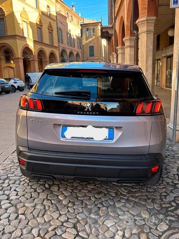 Usata Peugeot 3008 Active 2021 Grigio SUV