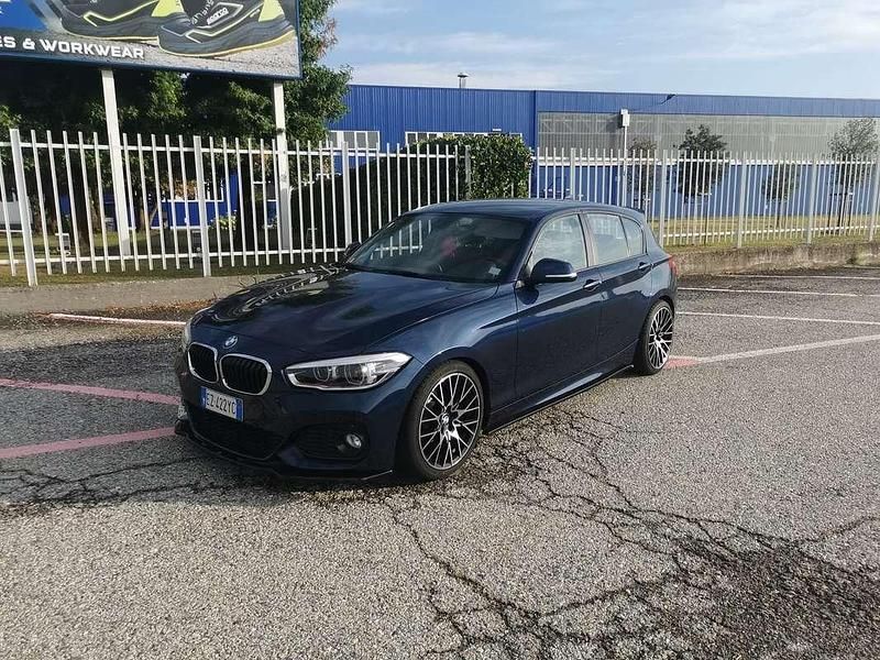 Blu/azzurro Usata 2015 BMW 116 Sport Line Due volumi | 12.500 € - Immagine 1/4